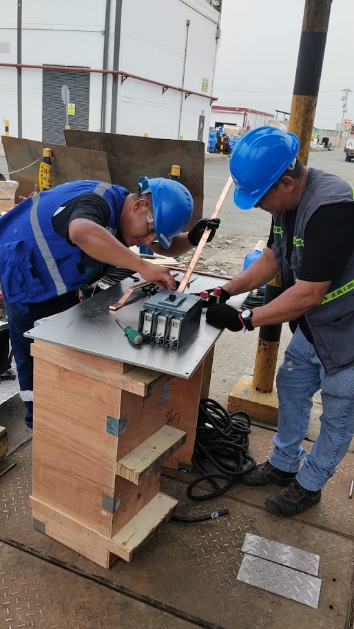 Montaje y preparación de componentes eléctricos